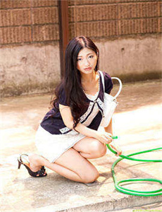 《女侠含泪巨臀迎合79》