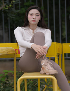 《公交车上把米青堵在肚子里》