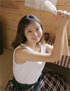 《早乙女由依》